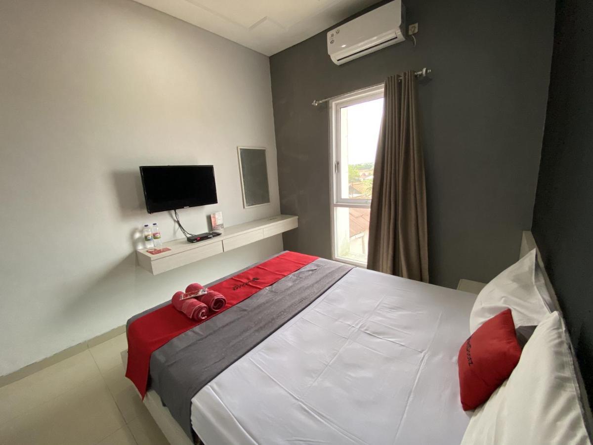 Hotel Reddoorz Near Rsud Margono Purwokerto 3 Extérieur photo